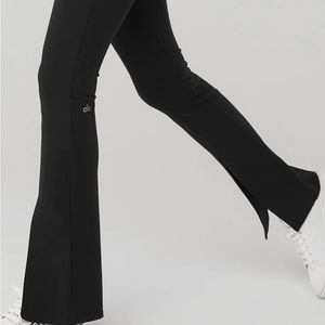 ALO Yoga Airbrush High-Waist Flutter Legging - Size L Black